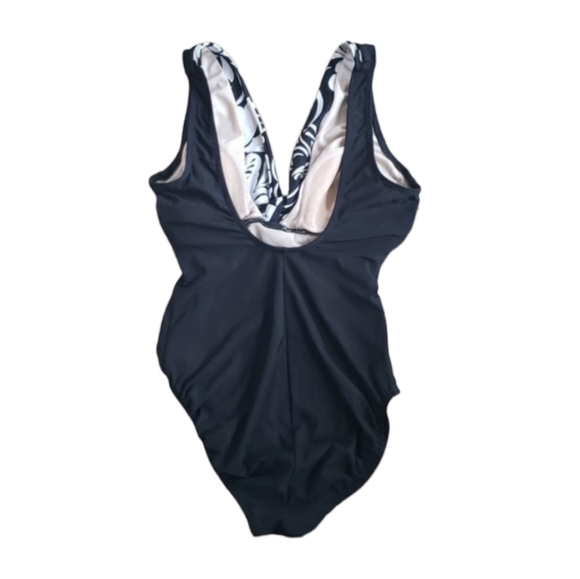 Vintage Inches Away Contrast Print One Piece Swimsuit - Picture 5 of 16